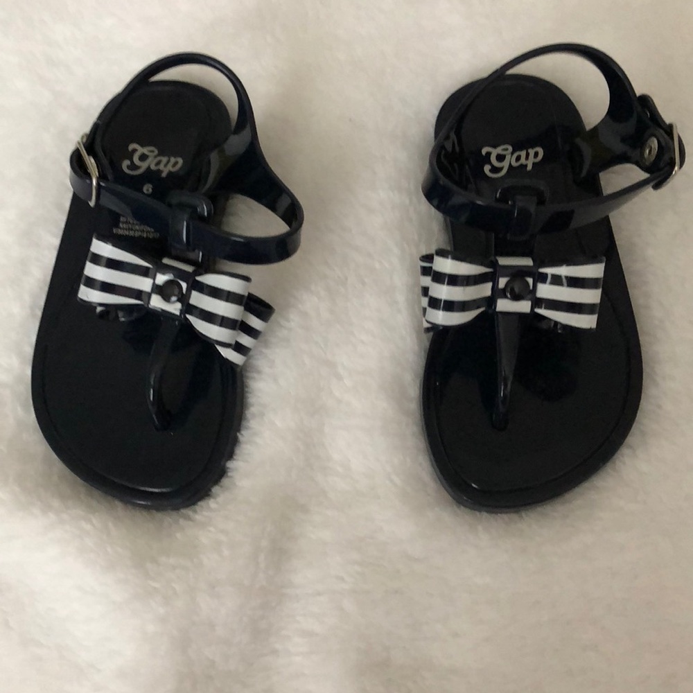 Gap sandals